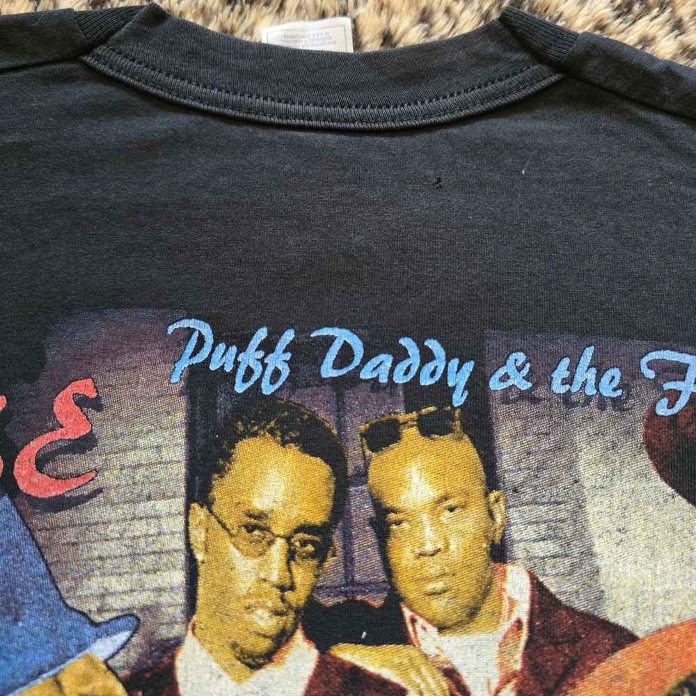 Vintage 1990s Mase x Puff Daddy Harlem World Feel So Good Faded Black Rap Tee